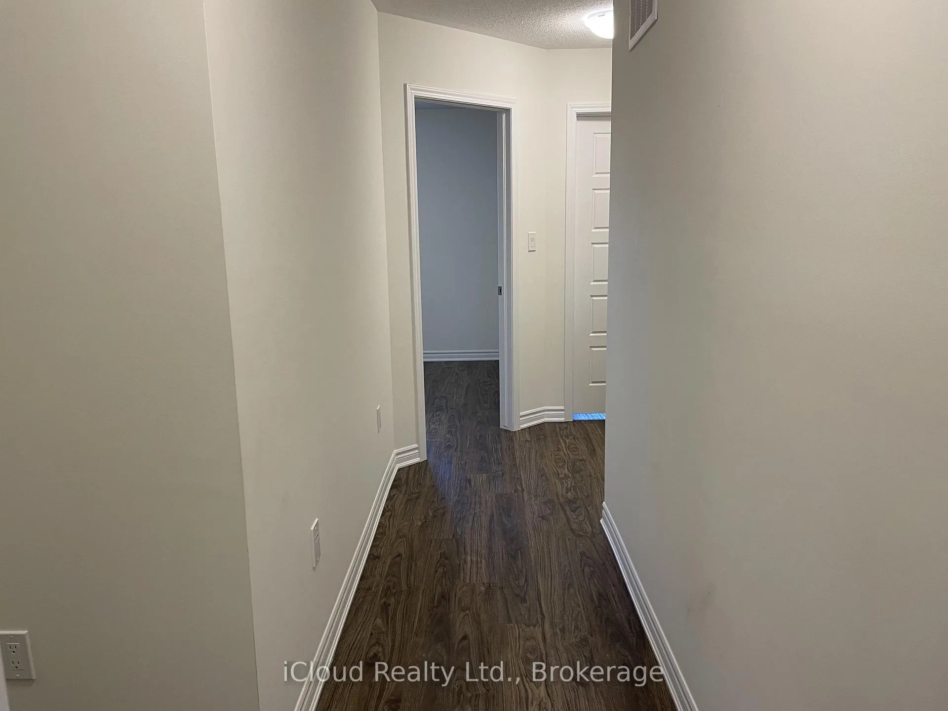 Photo 30 of 1360 Sycamore Gardens, Milton, Cobban — HOMEH