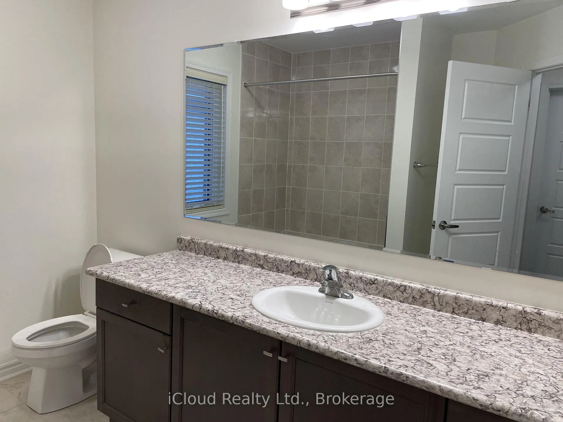 Photo 31 of 1360 Sycamore Gardens, Milton, Cobban — HOMEH