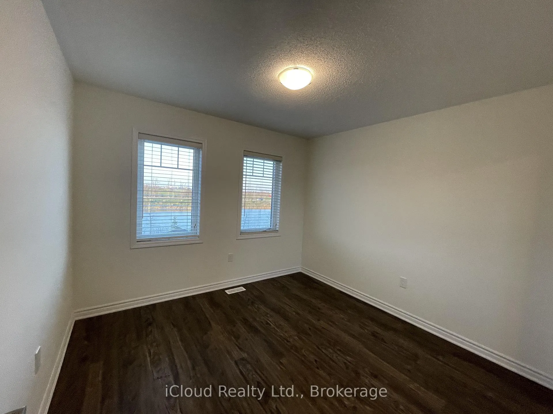 Photo 36 of 1360 Sycamore Gardens, Milton, Cobban — HOMEH