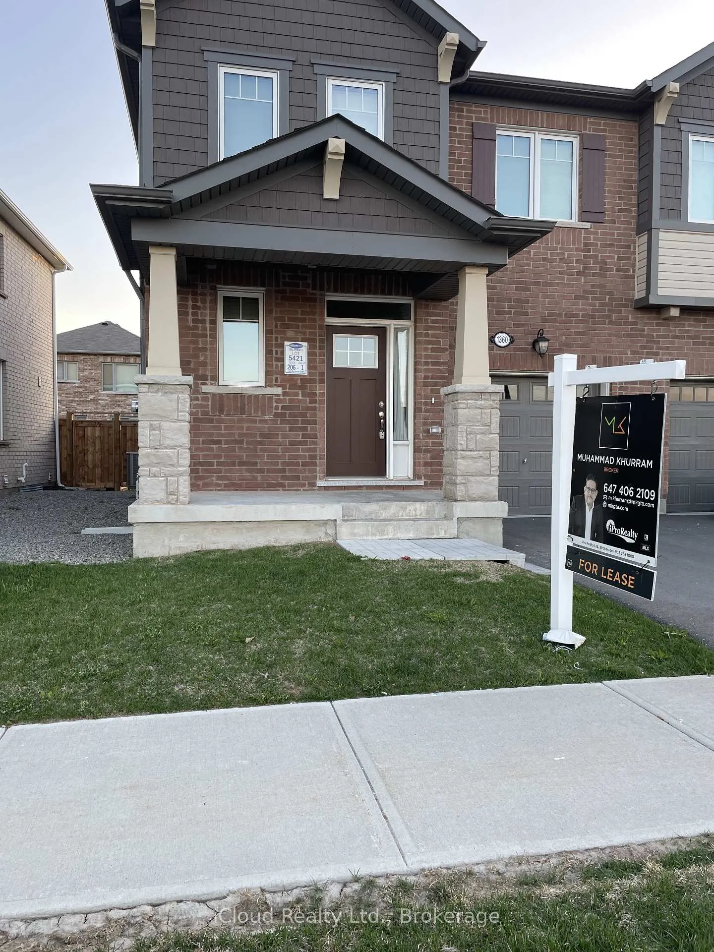 Photo 41 of 1360 Sycamore Gardens, Milton, Cobban — HOMEH