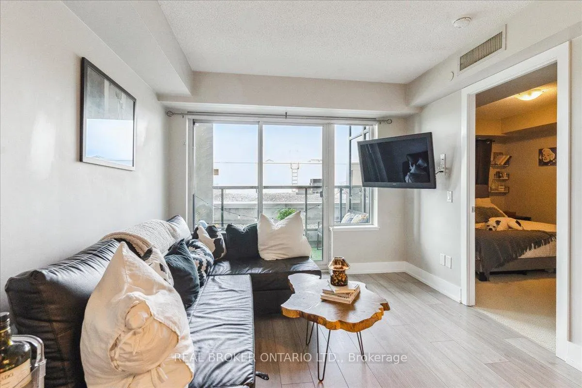 Photo 2 of Unit 401, 1215 Bayly Street, Pickering, Bay Ridges — HOMEH