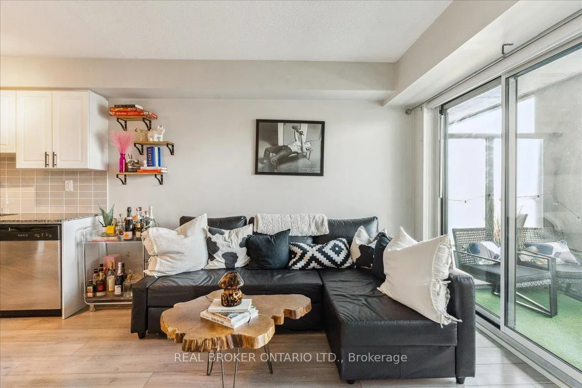Photo 3 of Unit 401, 1215 Bayly Street, Pickering, Bay Ridges — HOMEH