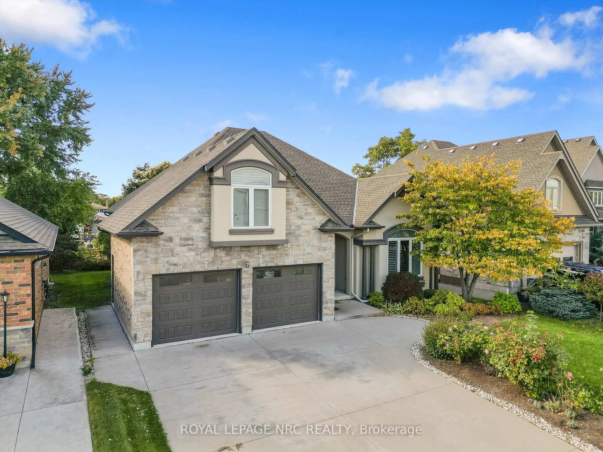 Photo 1 of 7 Sapphire Court N, St. Catharines, Lakeshore — HOMEH