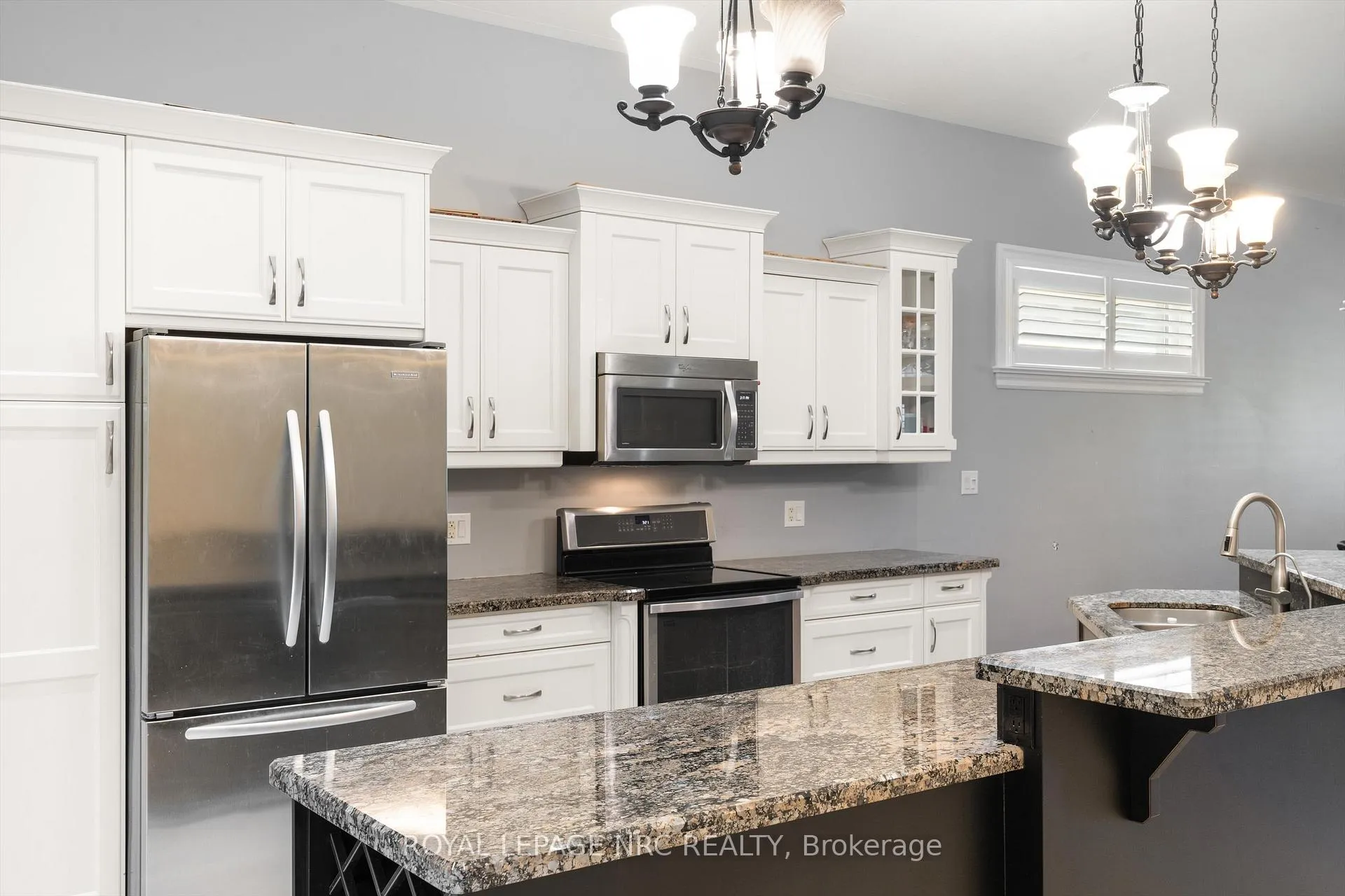 Photo 10 of 7 Sapphire Court N, St. Catharines, Lakeshore — HOMEH