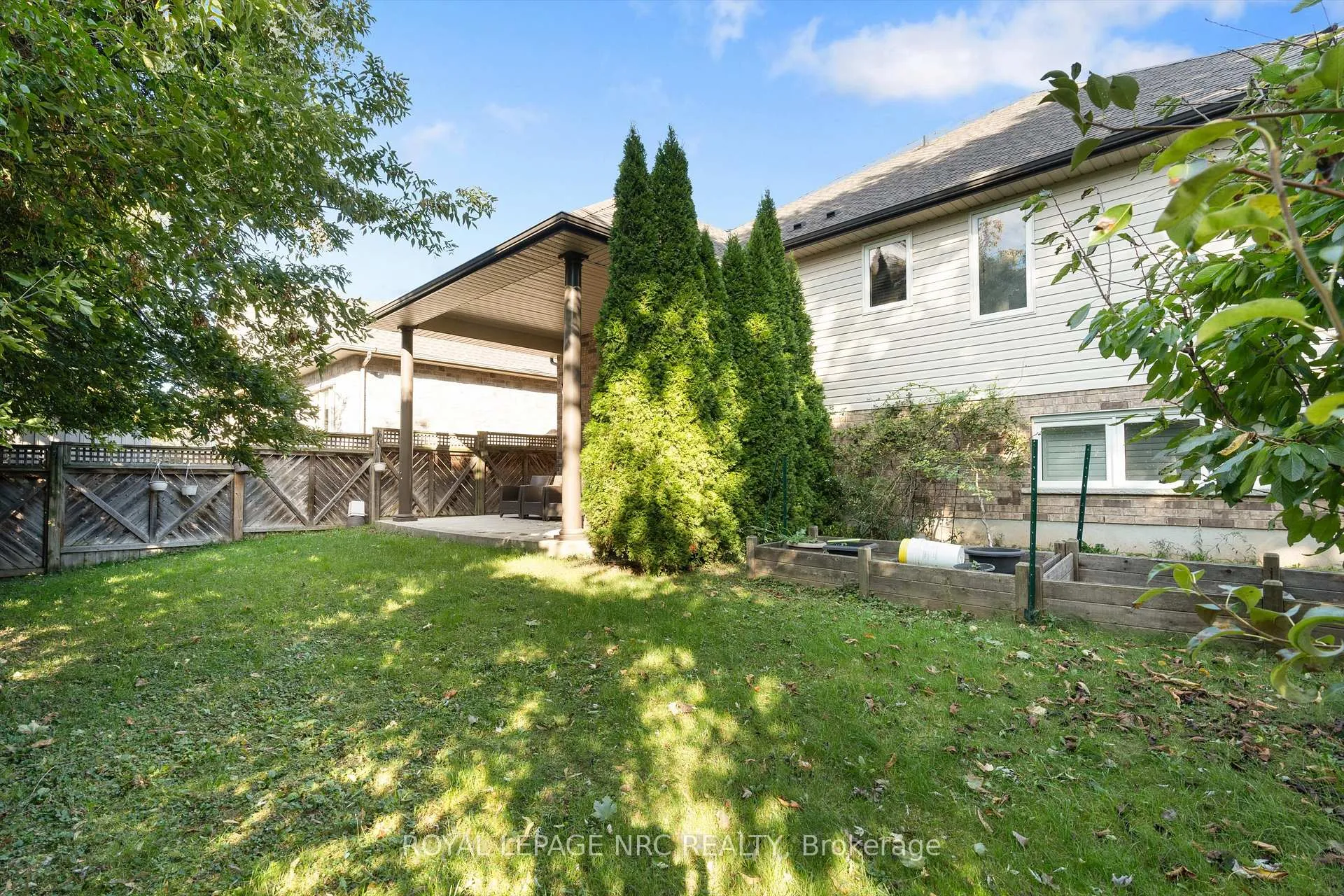 Photo 11 of 7 Sapphire Court N, St. Catharines, Lakeshore — HOMEH
