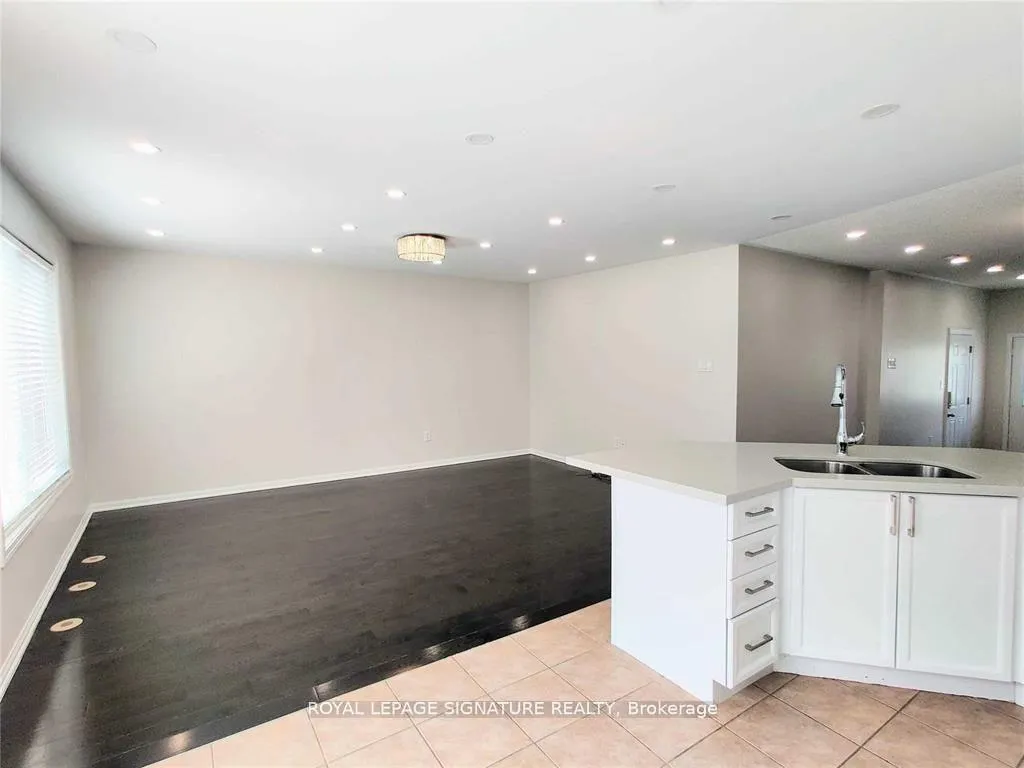 Photo 4 of 180 Mcdougall Crossing, Milton, Harrison — HOMEH