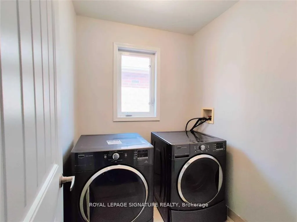 Photo 16 of 180 Mcdougall Crossing, Milton, Harrison — HOMEH