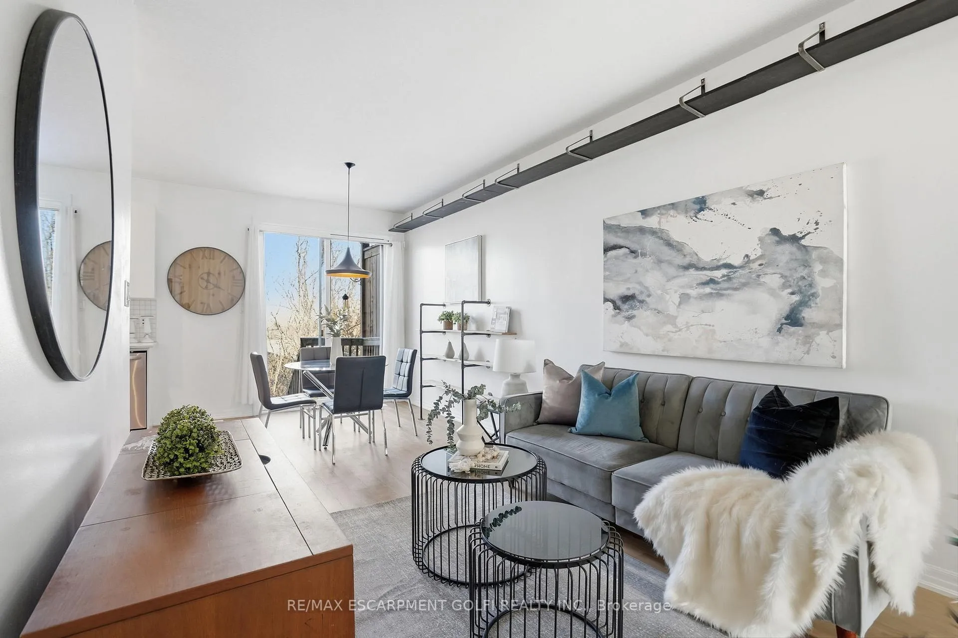 Photo 5 of Unit 26, 290 Barton Street W, Hamilton, Strathcona — HOMEH