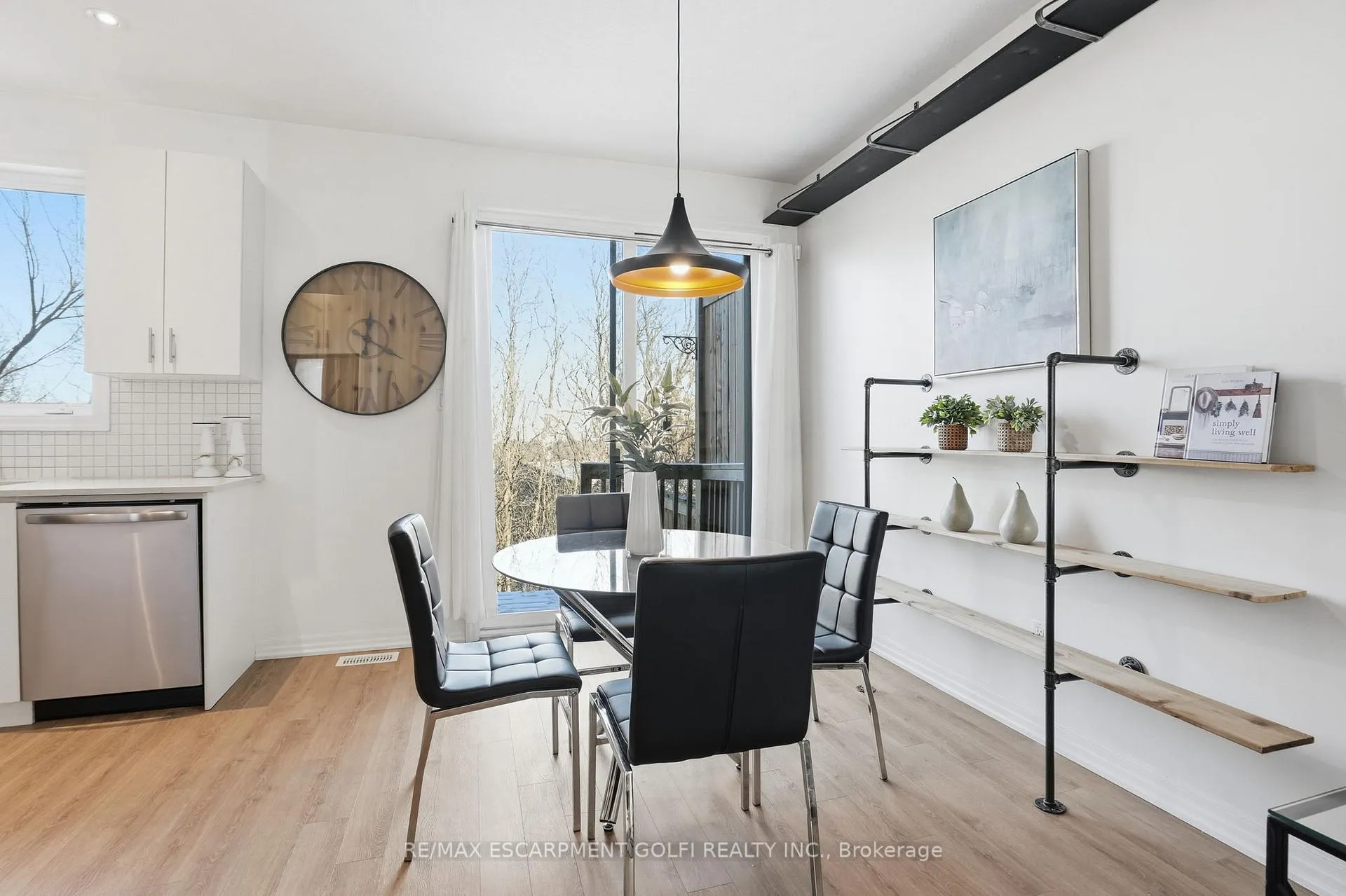 Photo 6 of Unit 26, 290 Barton Street W, Hamilton, Strathcona — HOMEH