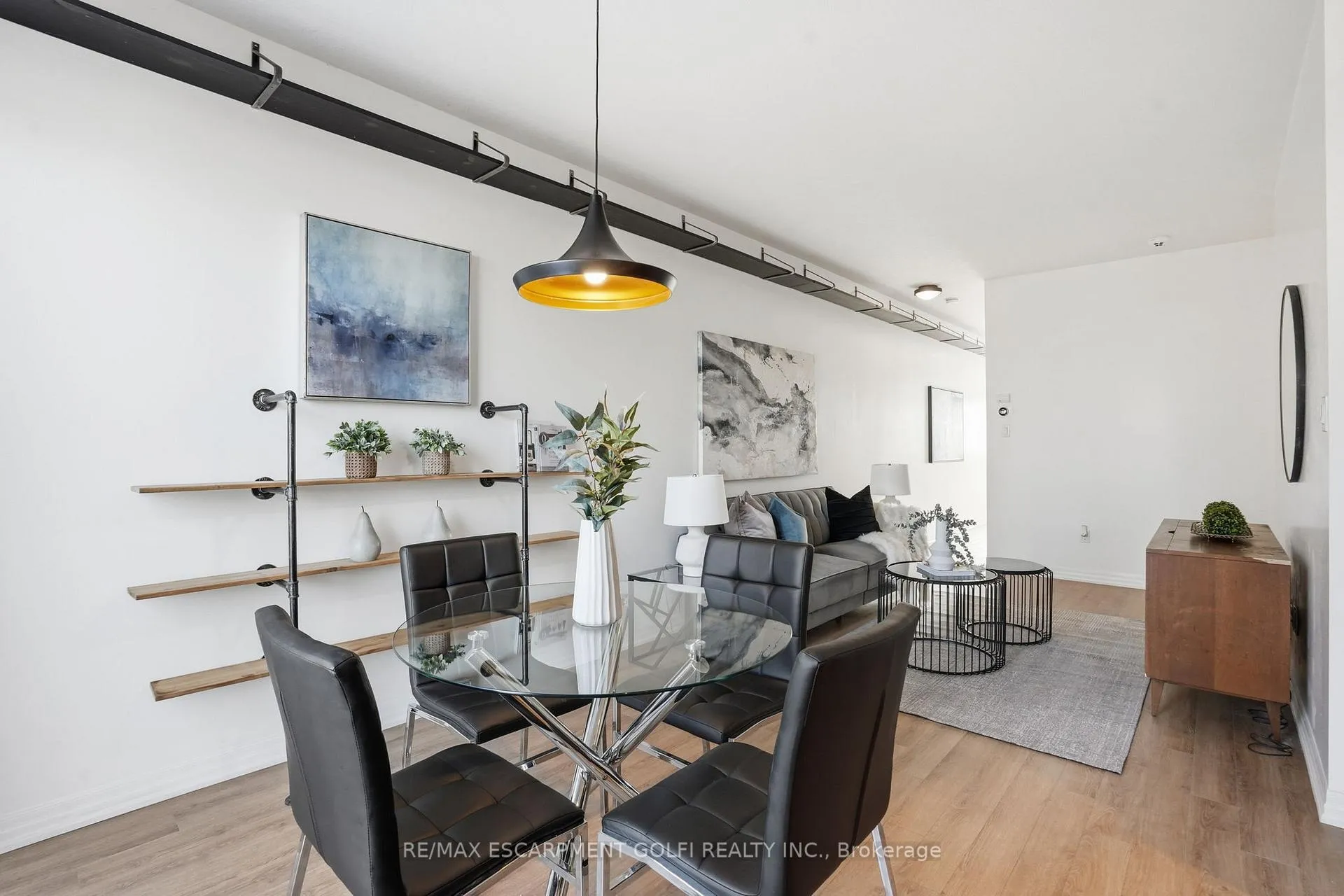 Photo 8 of Unit 26, 290 Barton Street W, Hamilton, Strathcona — HOMEH