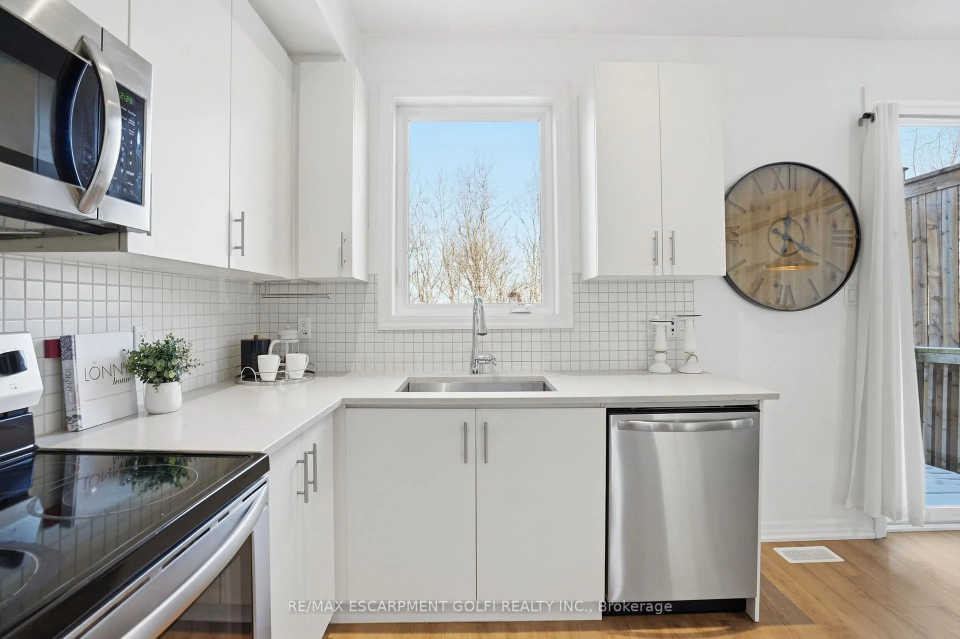 Photo 12 of Unit 26, 290 Barton Street W, Hamilton, Strathcona — HOMEH
