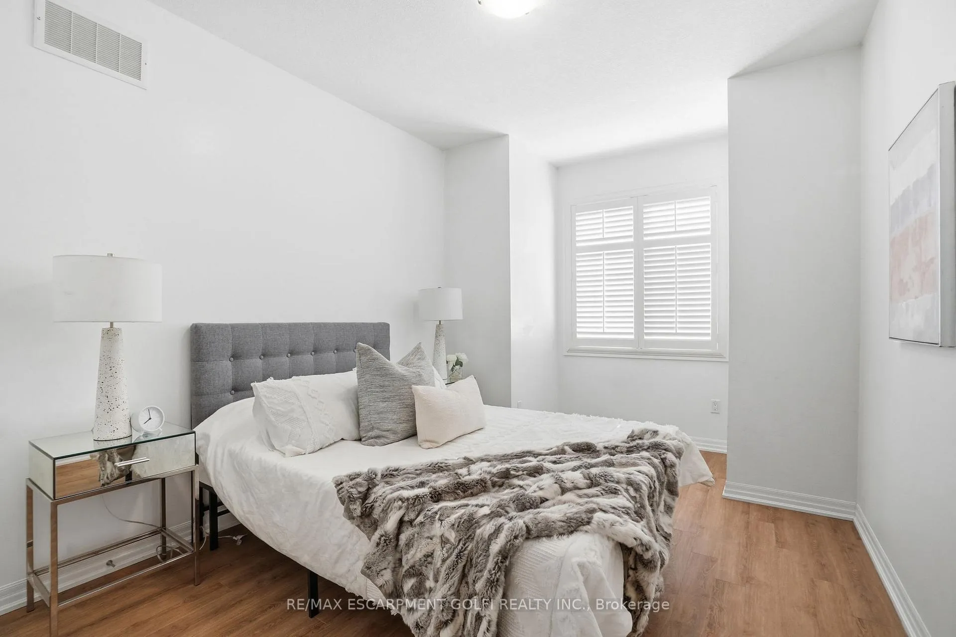 Photo 13 of Unit 26, 290 Barton Street W, Hamilton, Strathcona — HOMEH