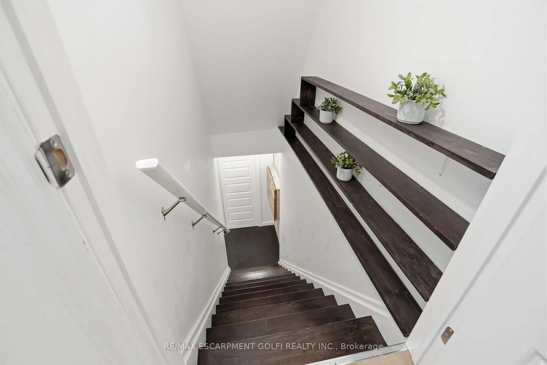 Photo 16 of Unit 26, 290 Barton Street W, Hamilton, Strathcona — HOMEH