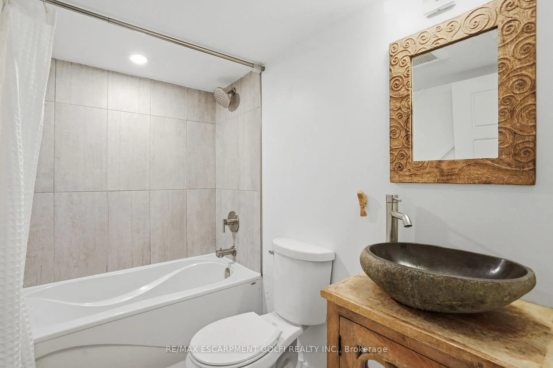 Photo 18 of Unit 26, 290 Barton Street W, Hamilton, Strathcona — HOMEH