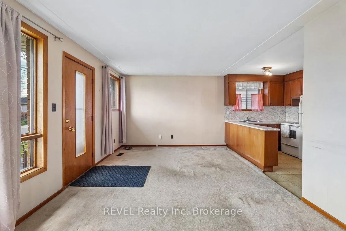 Photo 3 of 547 Quebec Street, Hamilton, Parkview — HOMEH
