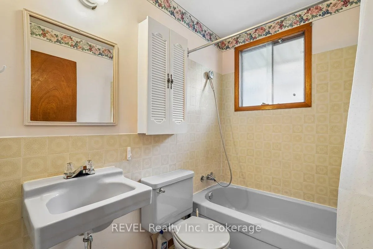 Photo 8 of 547 Quebec Street, Hamilton, Parkview — HOMEH