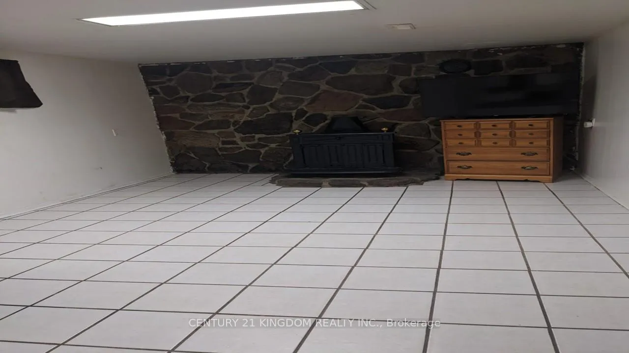 Photo 4 of Unit Basement, 10 Shoreview Drive, Scarborough, West Hill — HOMEH