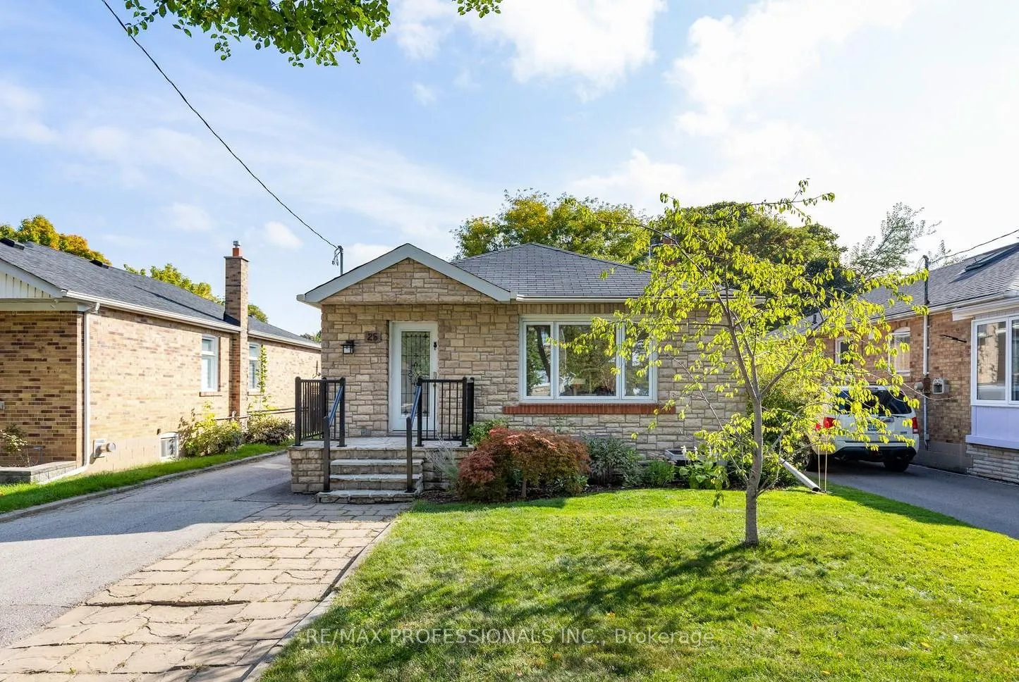 Photo 1 of 25 Charleston Road, Etobicoke, Islington-City Centre West — HOMEH
