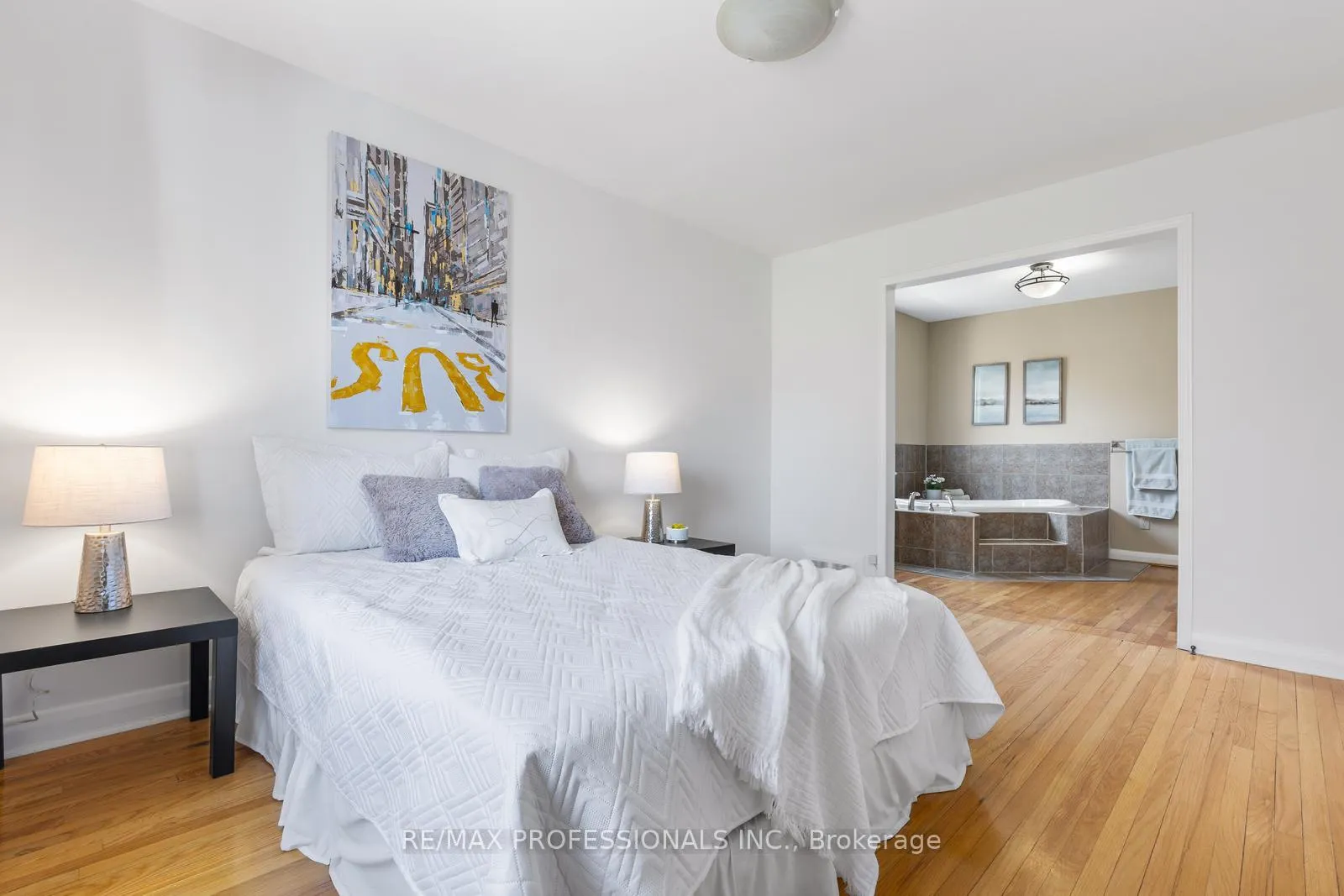 Photo 12 of 25 Charleston Road, Etobicoke, Islington-City Centre West — HOMEH