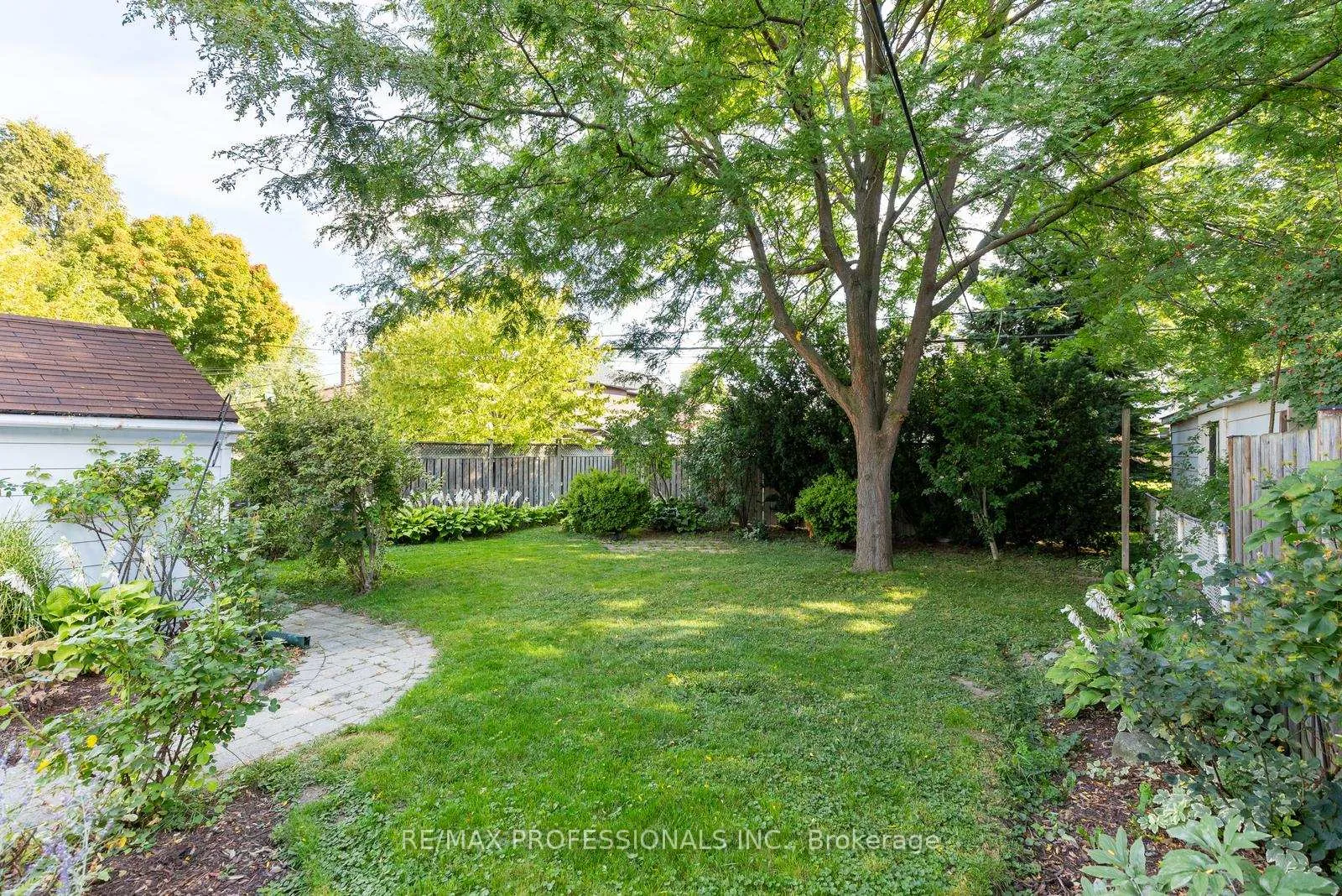 Photo 22 of 25 Charleston Road, Etobicoke, Islington-City Centre West — HOMEH