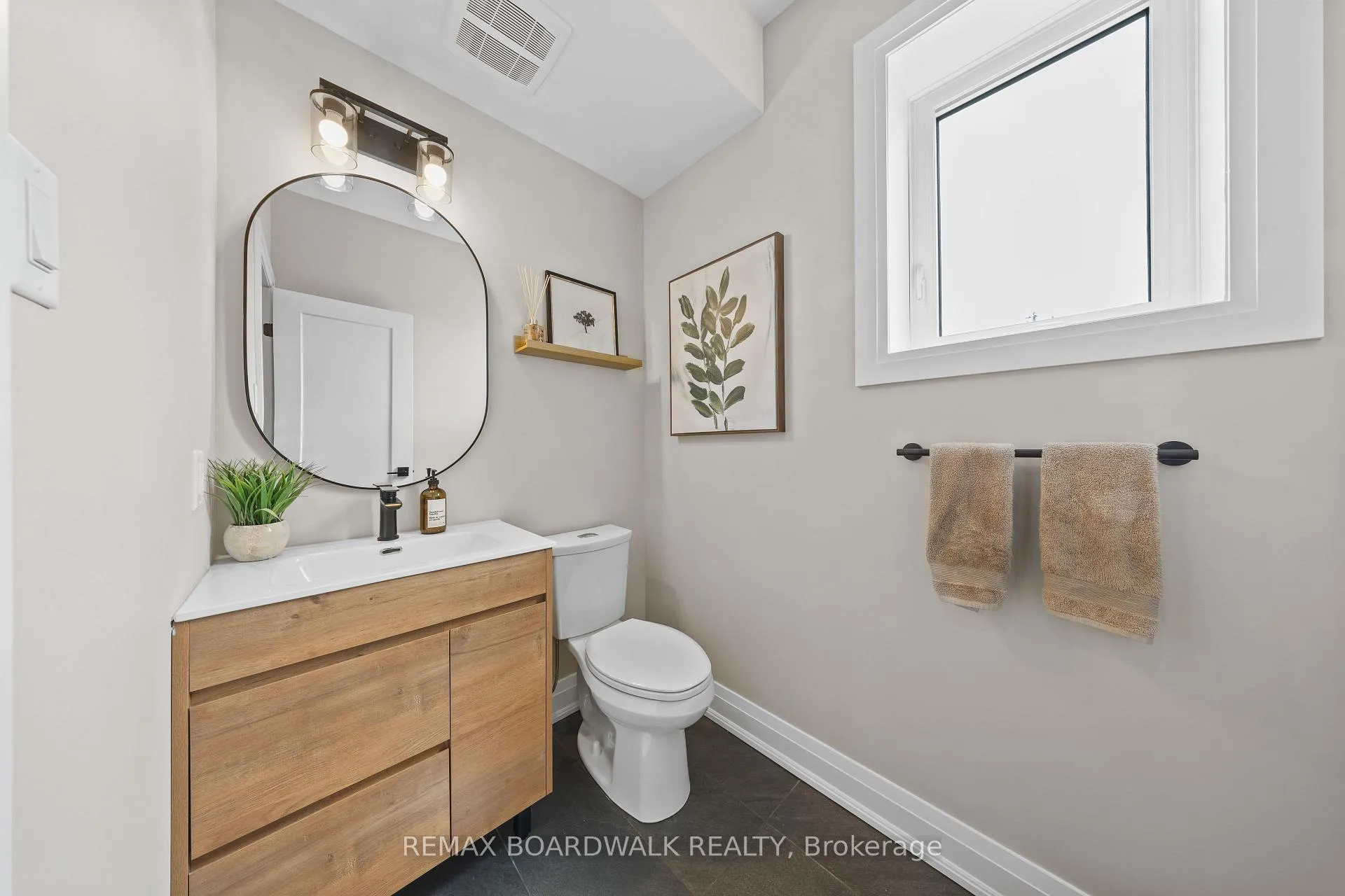 Photo 18 of 104 Stonewood Drive, Beckwith, Beckwith Twp — HOMEH