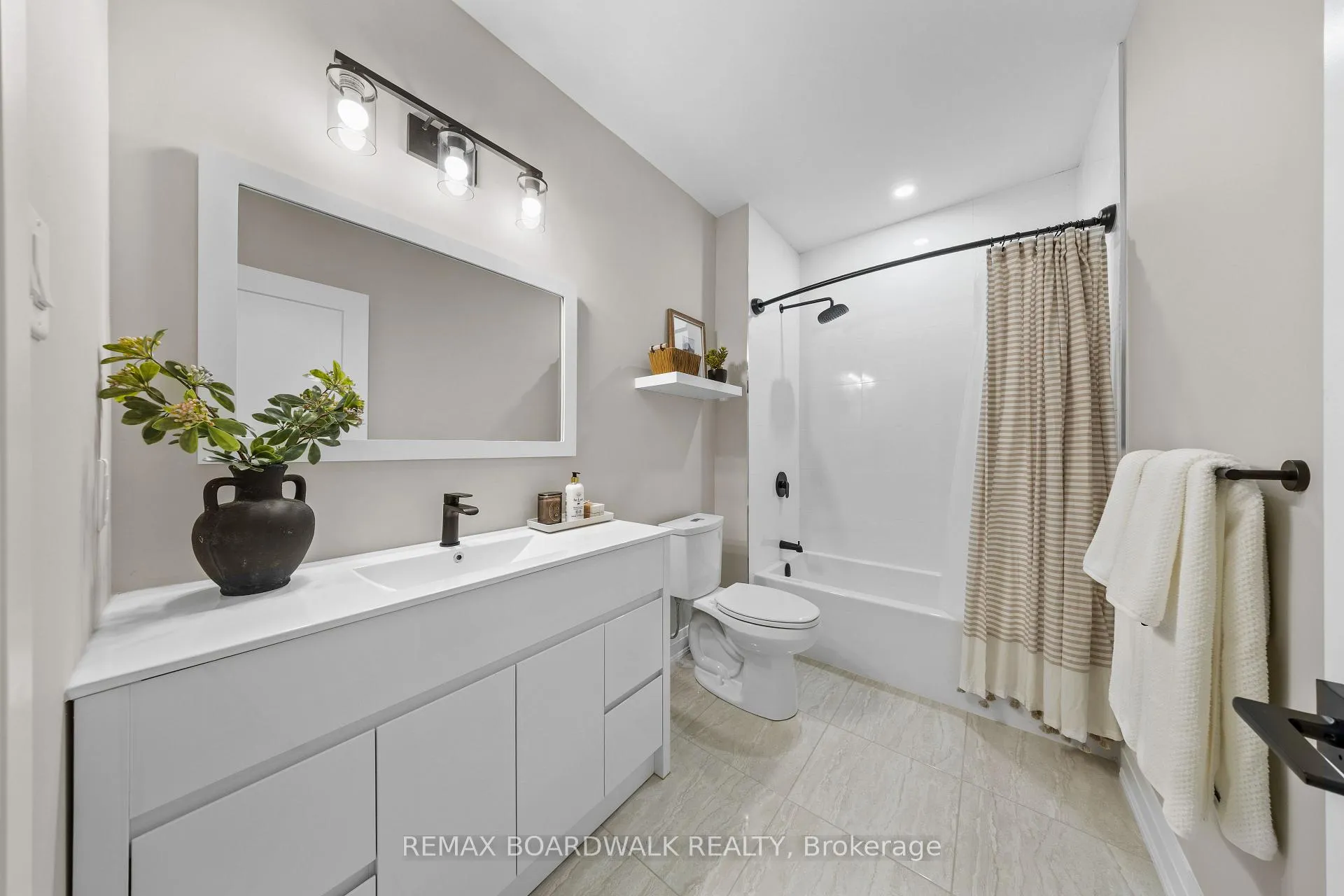 Photo 35 of 104 Stonewood Drive, Beckwith, Beckwith Twp — HOMEH