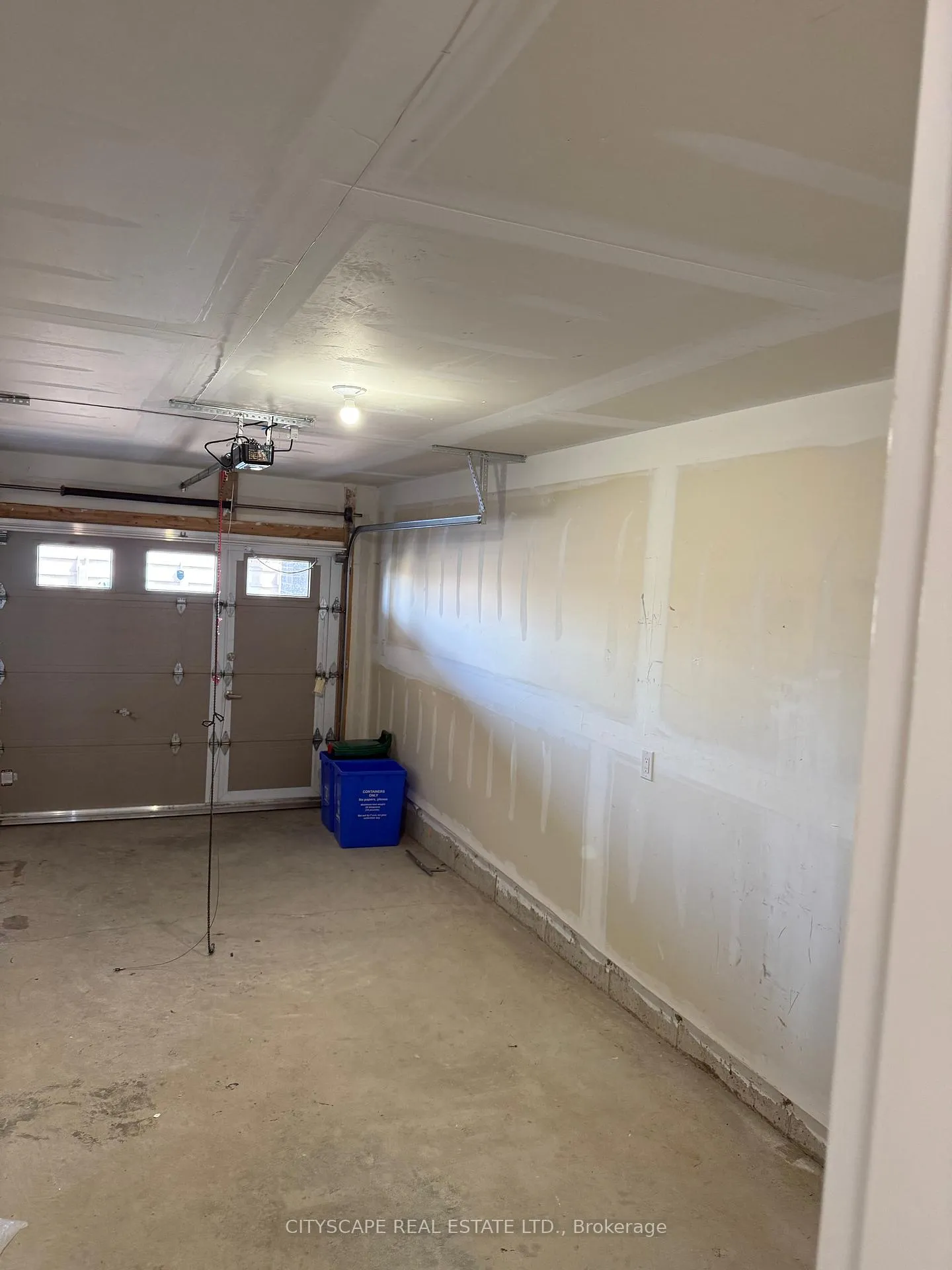 Photo 5 of Unit 604, 1148 Dragonfly Avenue, Pickering, Rural Pickering — HOMEH