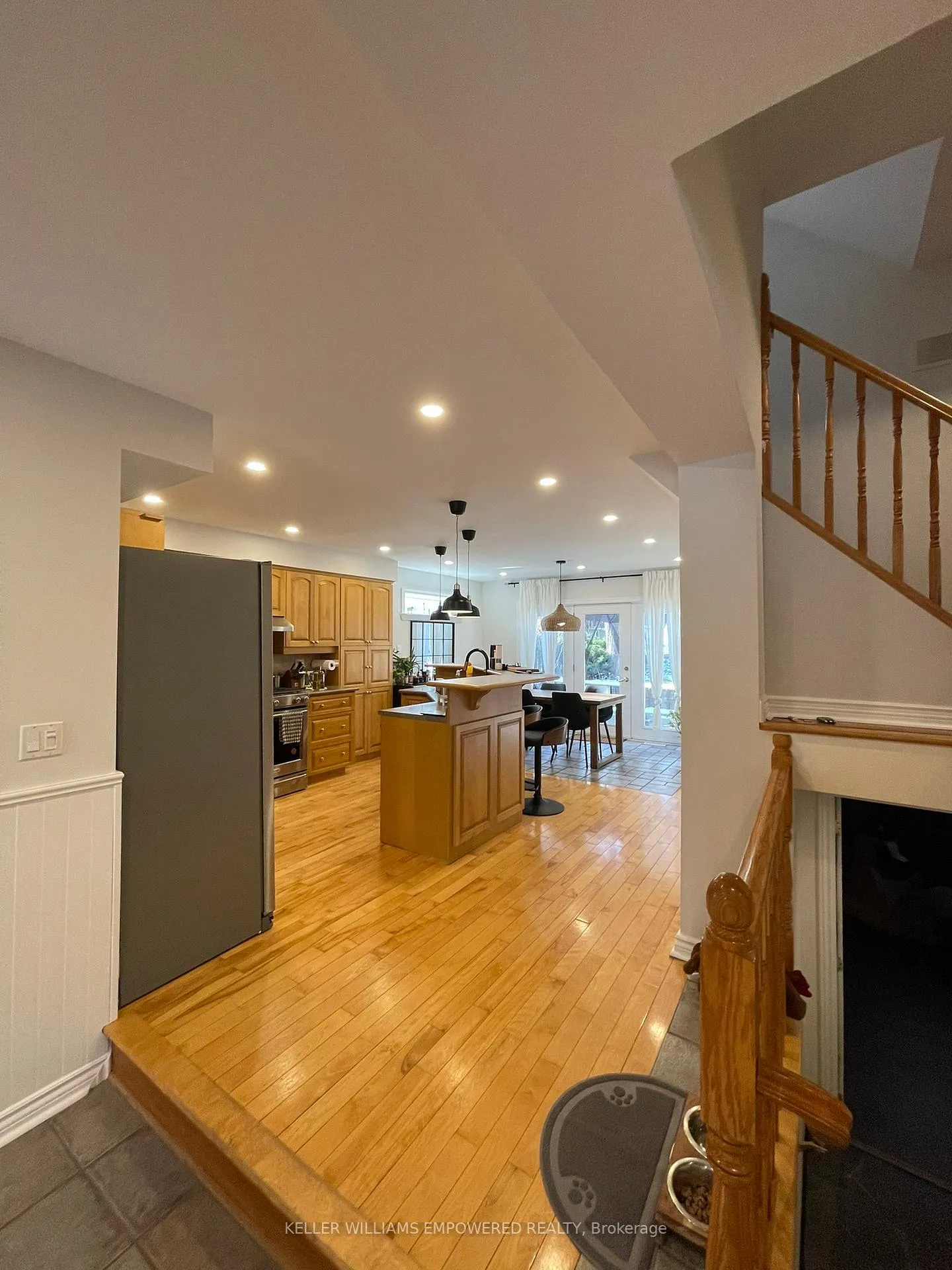 Photo 12 of 28 Foreht Crescent, Aurora, Aurora Heights — HOMEH