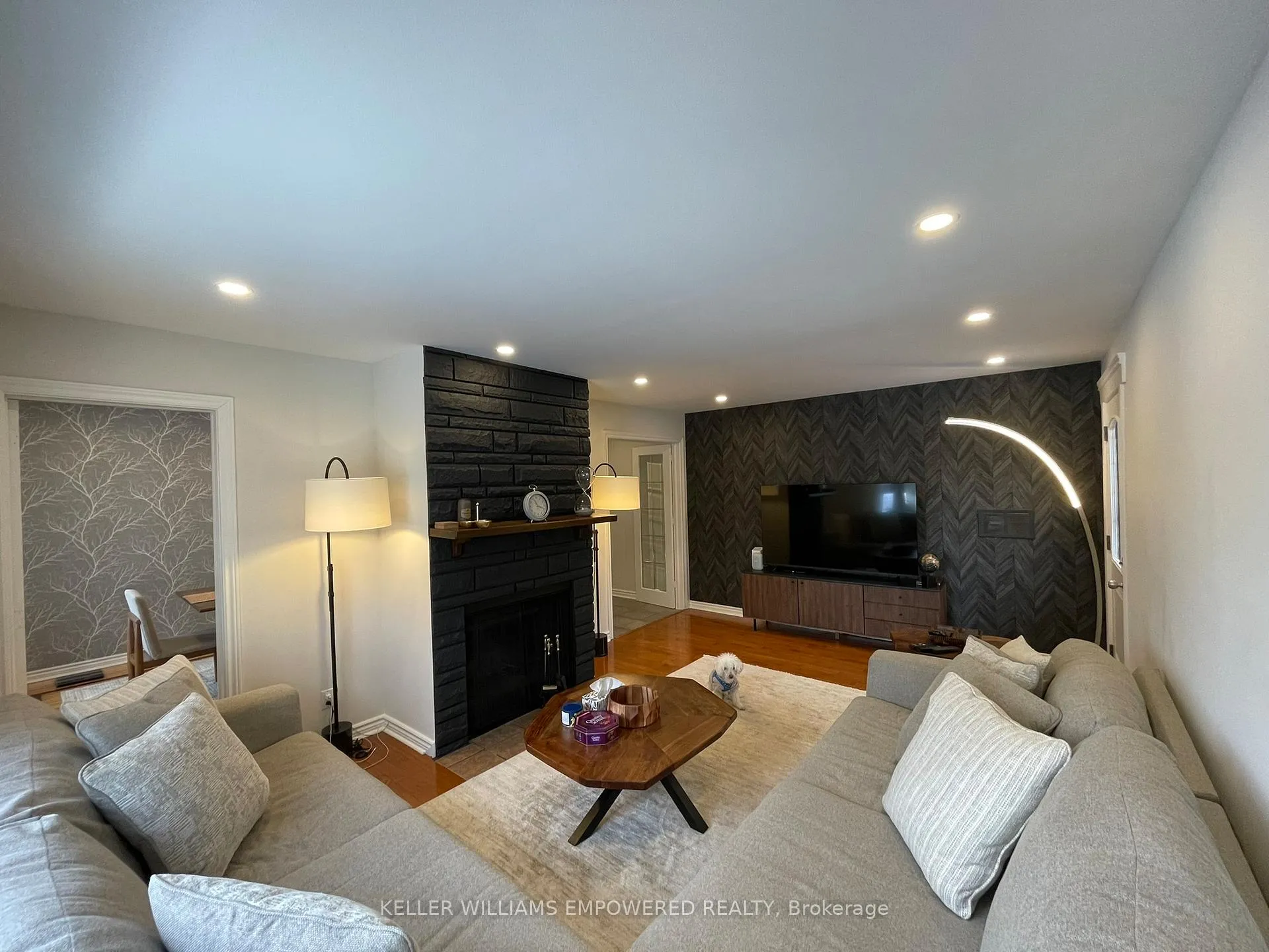 Photo 16 of 28 Foreht Crescent, Aurora, Aurora Heights — HOMEH