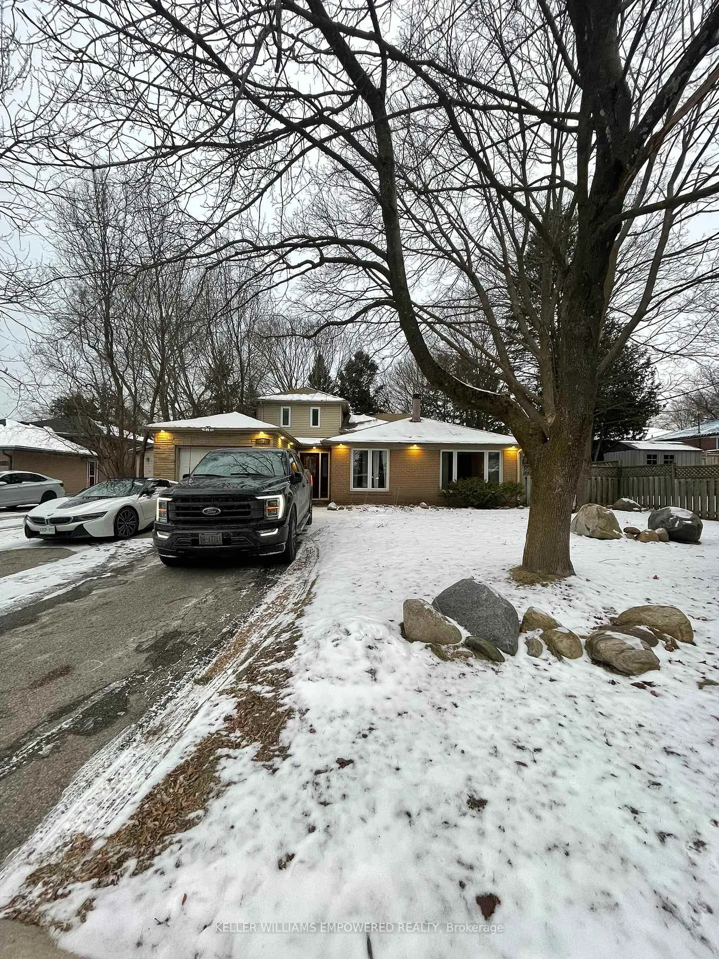 Photo 35 of 28 Foreht Crescent, Aurora, Aurora Heights — HOMEH