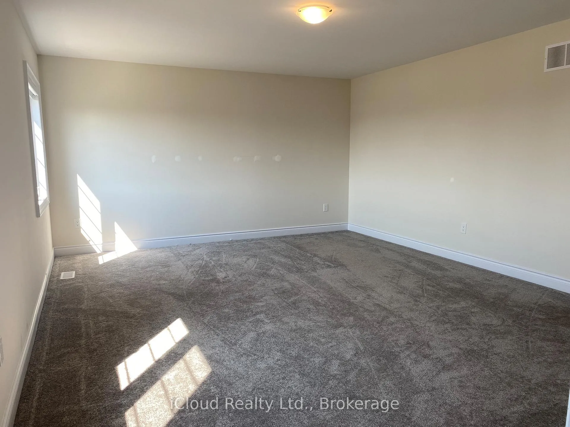 Photo 8 of Unit Upper Unit, 142 David Street, Haldimand — HOMEH