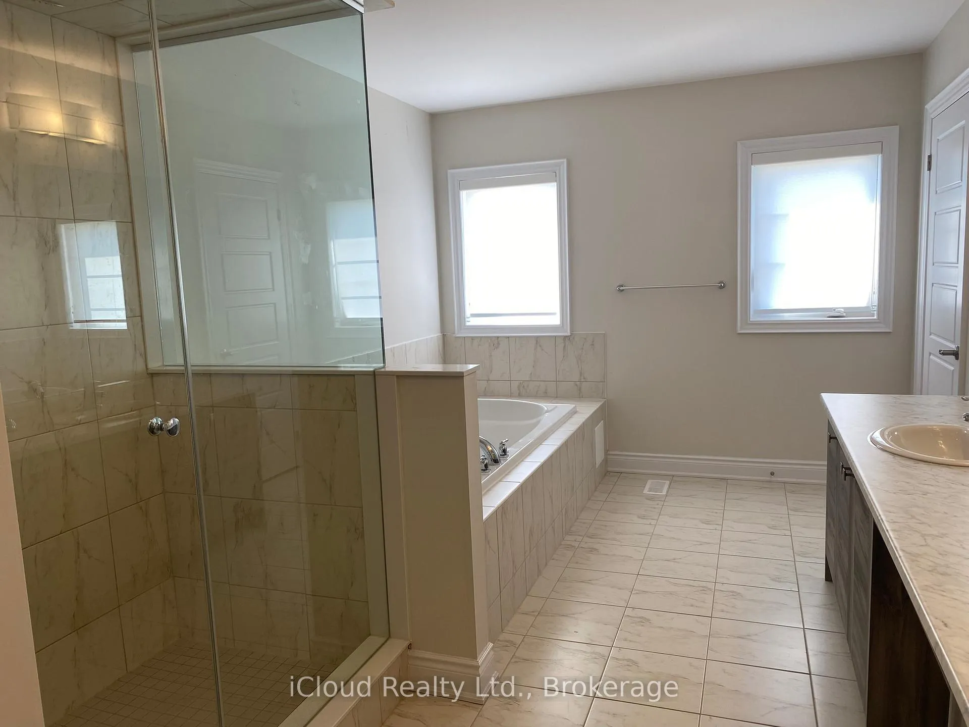 Photo 14 of Unit Upper Unit, 142 David Street, Haldimand — HOMEH
