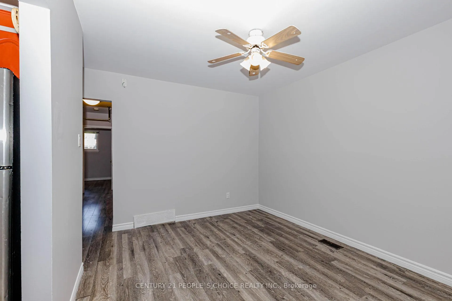 Photo 9 of 8 Dean Street N, Brampton, Brampton East — HOMEH