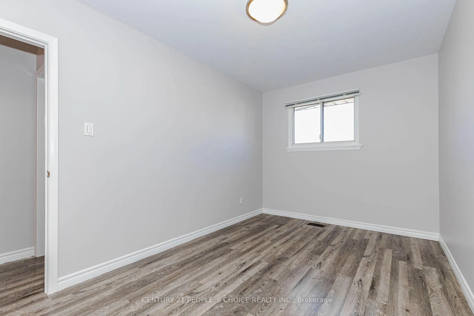 Photo 13 of 8 Dean Street N, Brampton, Brampton East — HOMEH