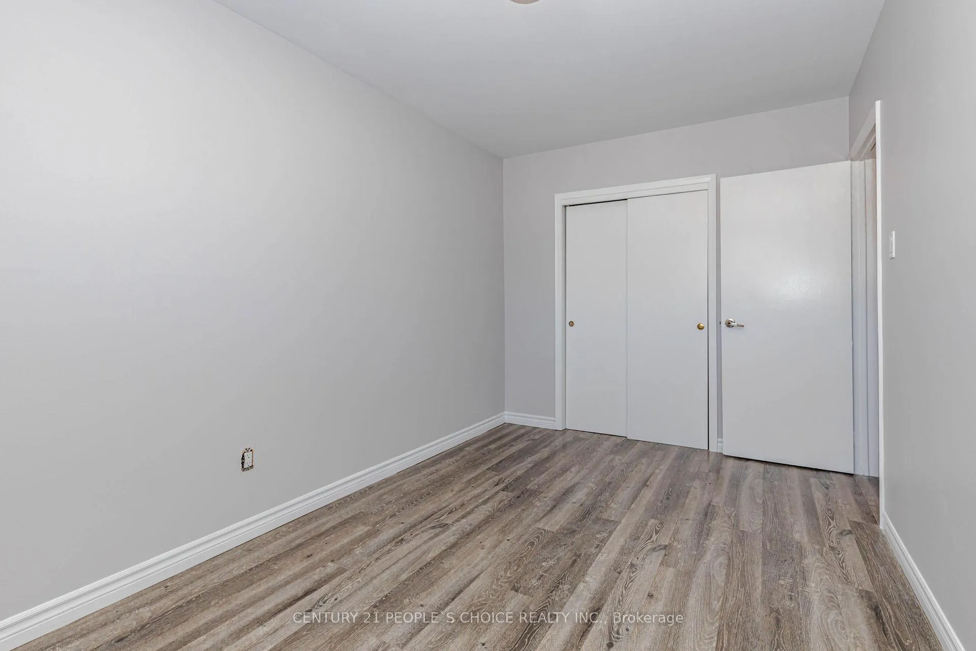 Photo 15 of 8 Dean Street N, Brampton, Brampton East — HOMEH