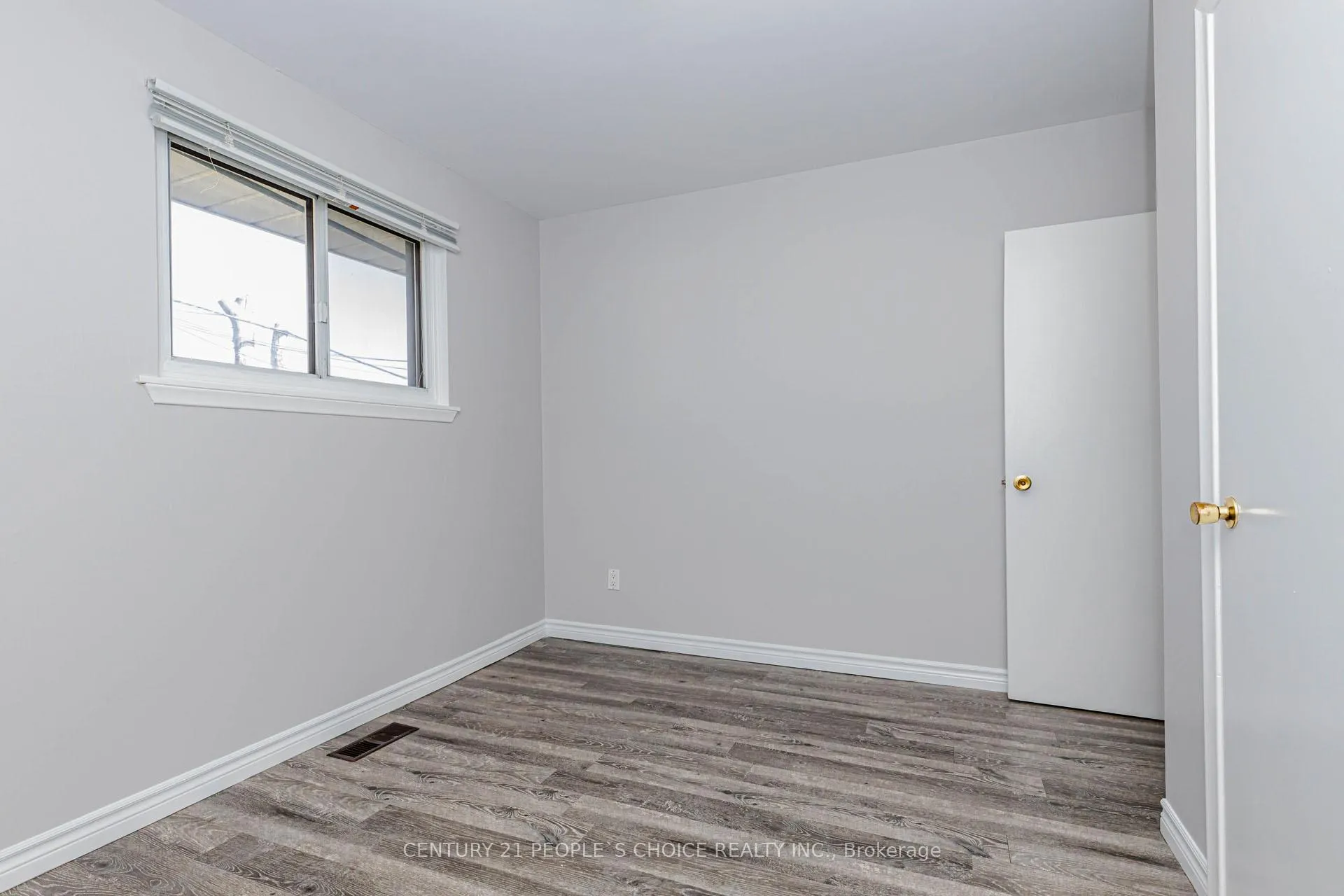 Photo 20 of 8 Dean Street N, Brampton, Brampton East — HOMEH