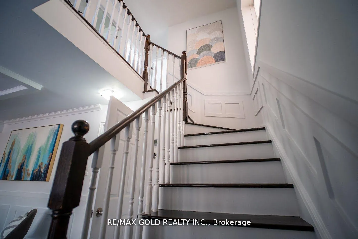 Photo 11 of 7702 Buckeye Crescent, Niagara Falls, Brown — HOMEH