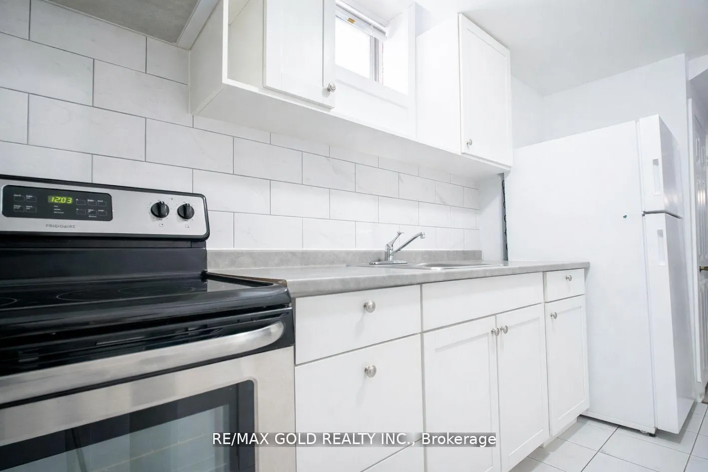 Photo 23 of 7702 Buckeye Crescent, Niagara Falls, Brown — HOMEH