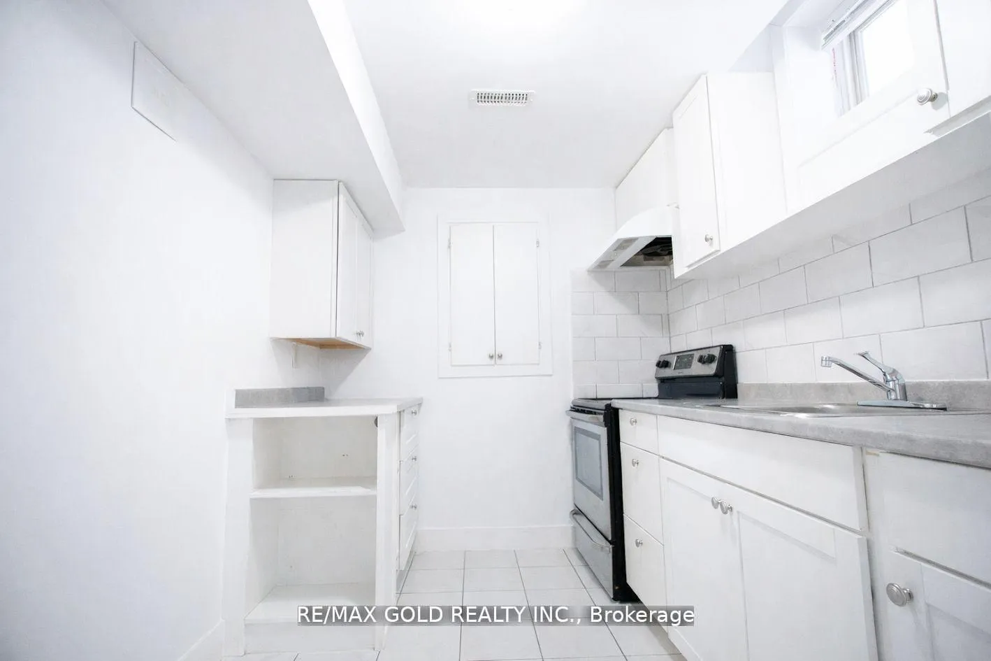 Photo 27 of 7702 Buckeye Crescent, Niagara Falls, Brown — HOMEH