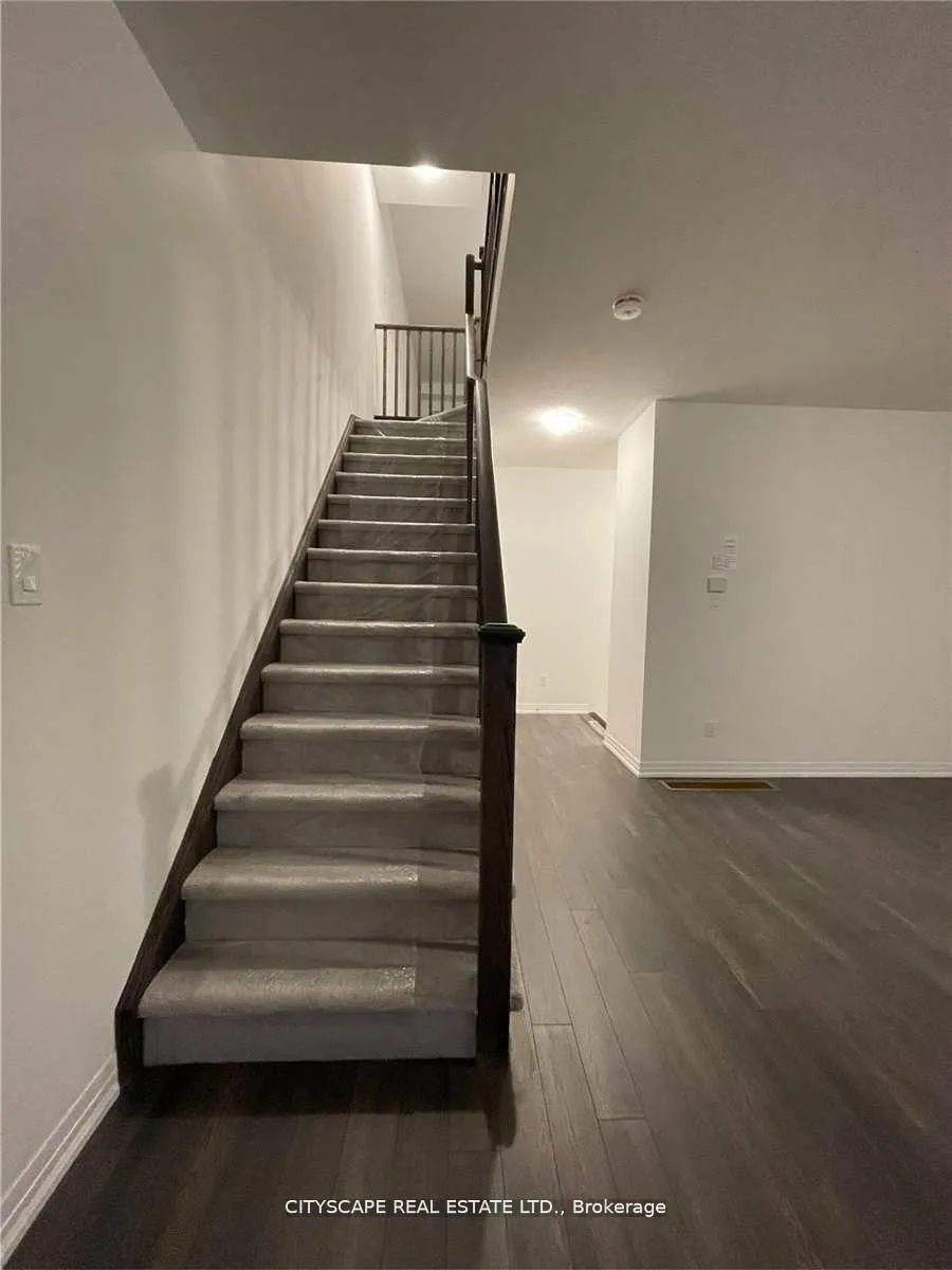 Photo 7 of 32 Floyd Ford Way, Markham, Cedar Grove — HOMEH