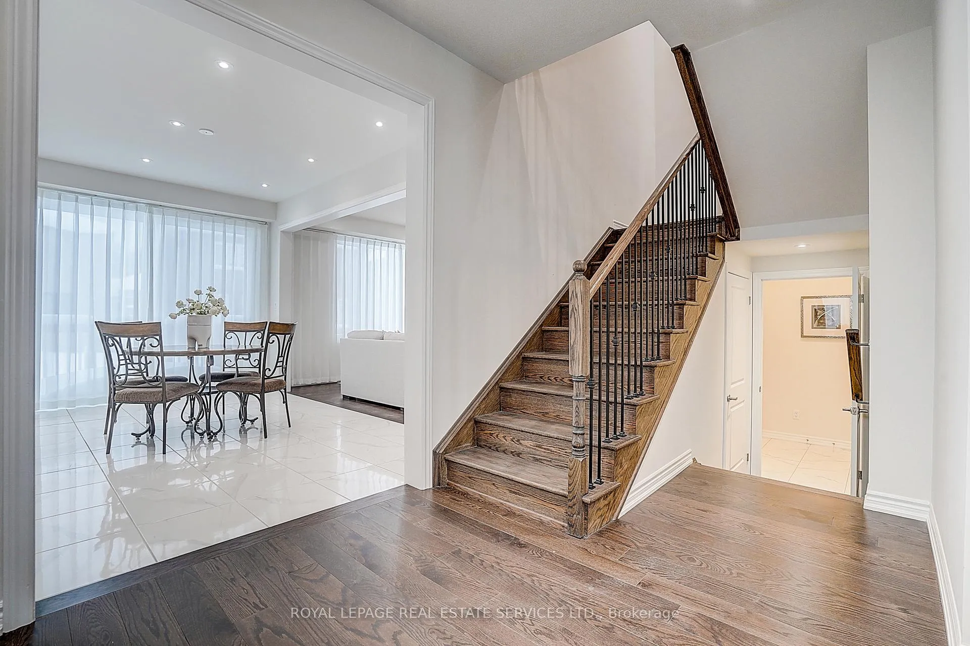 Photo 10 of 51 Nicort Road, Wasaga Beach — HOMEH