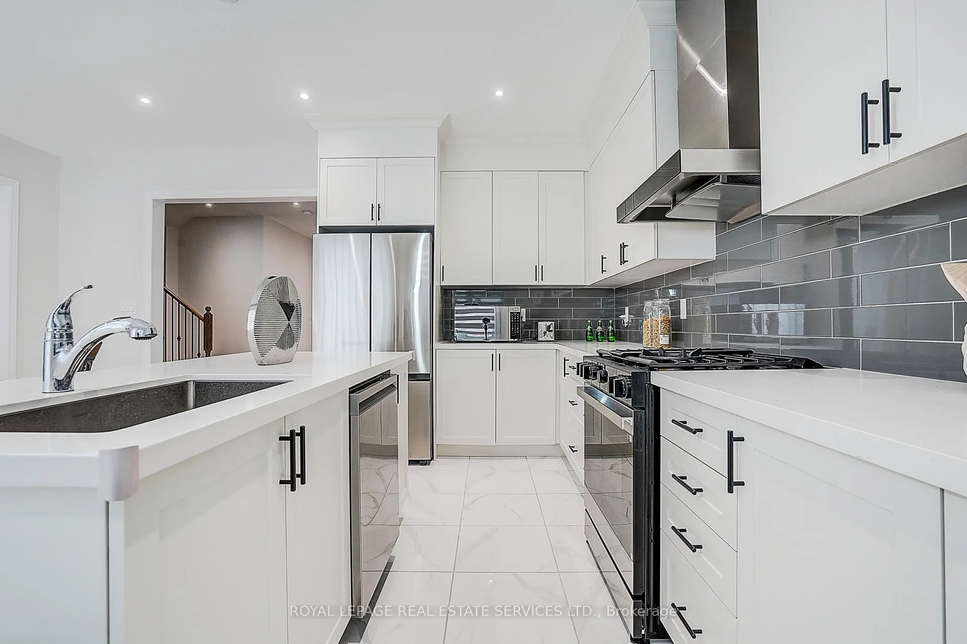 Photo 17 of 51 Nicort Road, Wasaga Beach — HOMEH