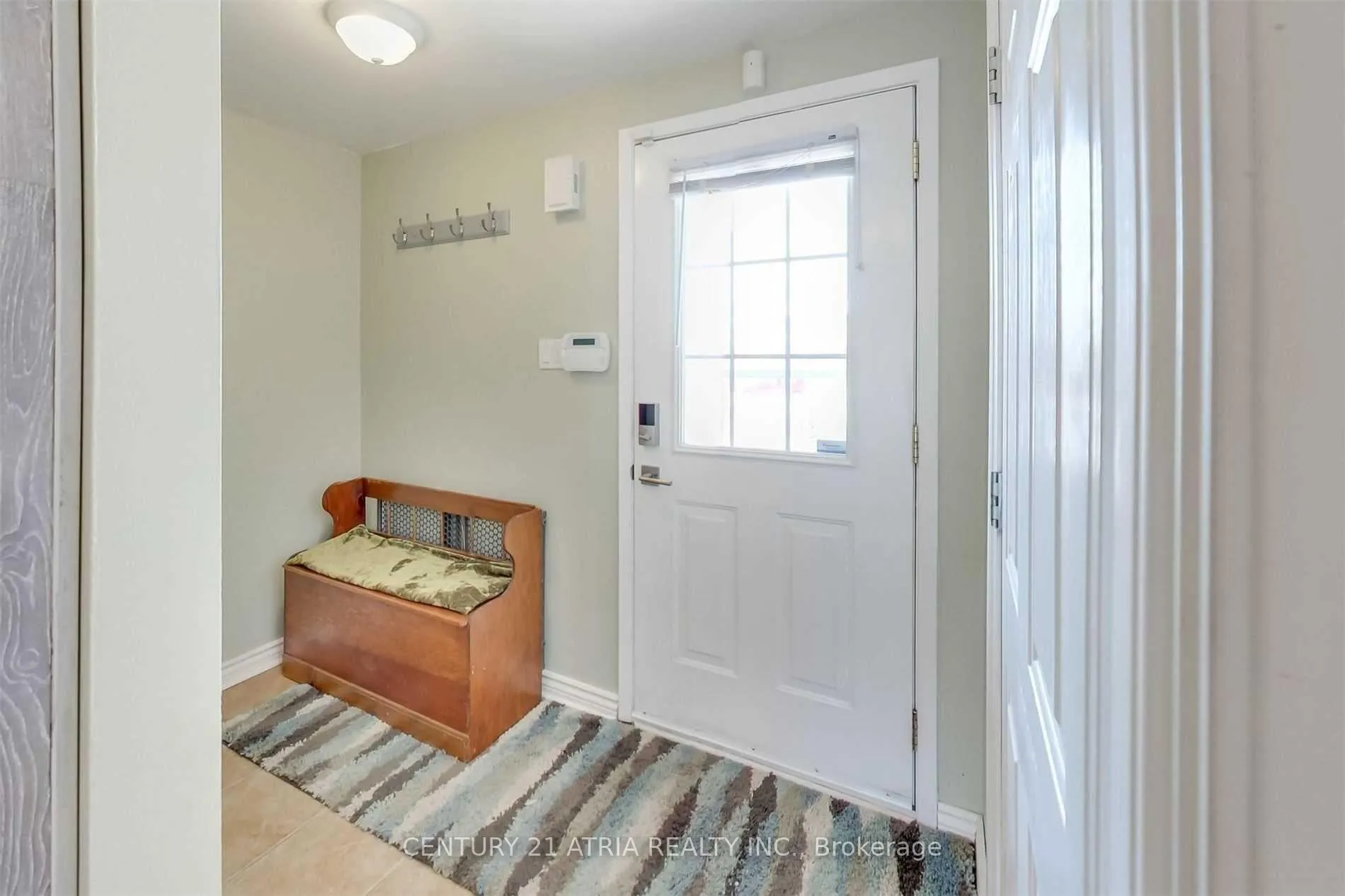 Photo 2 of 27 Dickens Drive, Barrie, Letitia Heights — HOMEH