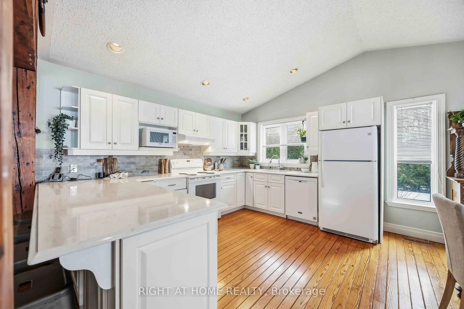 Photo 10 of 28 Birch Island Road, Scugog, Rural Scugog — HOMEH