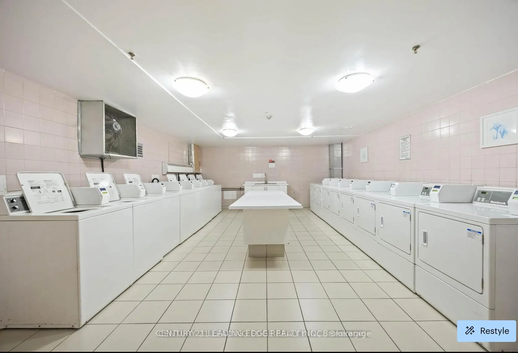 Photo 5 of Unit 10A, 20 Prince Arthur Avenue, Toronto, The Annex — HOMEH