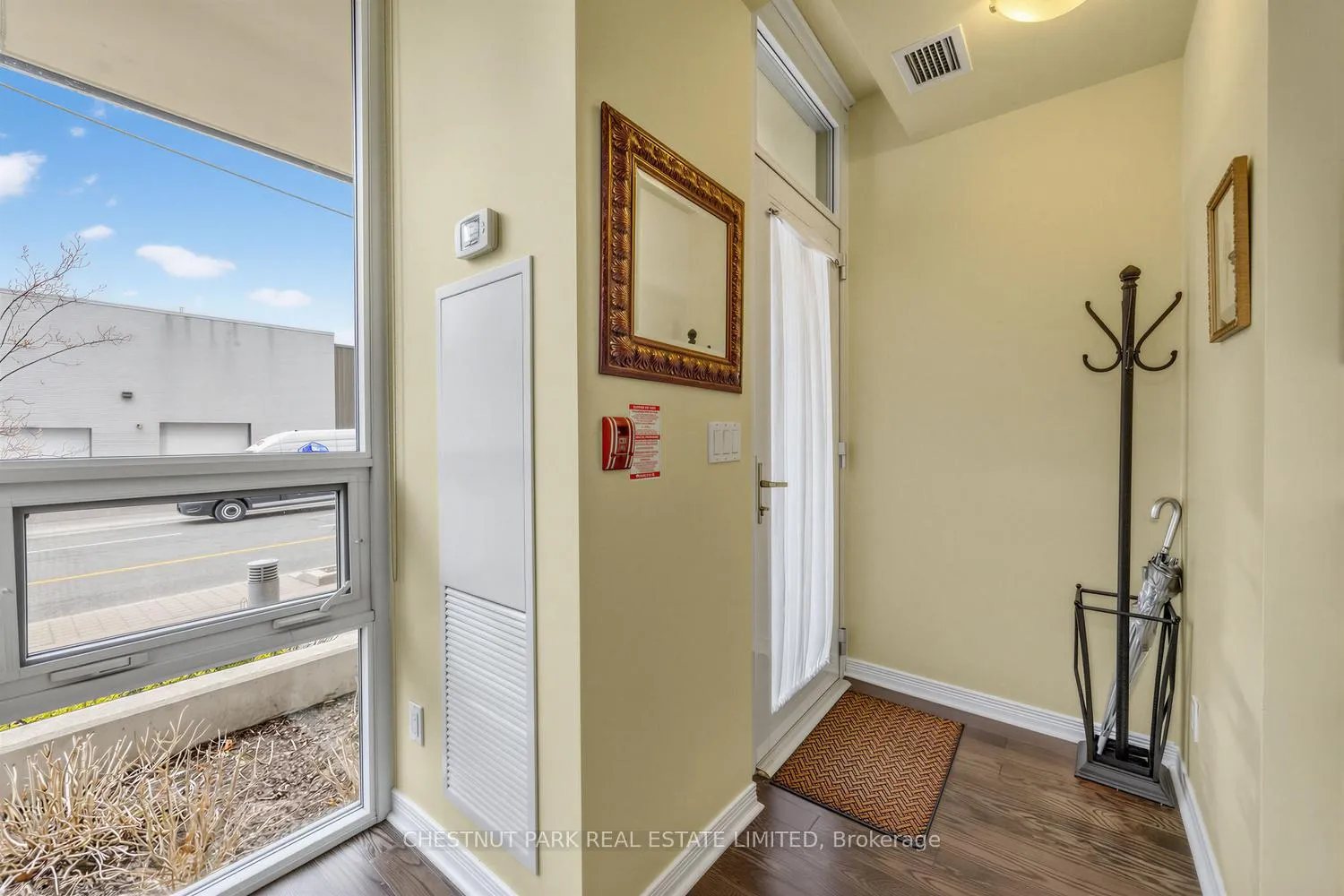 Photo 8 of Unit TH 101, 15 Legion Road, Etobicoke, Mimico — HOMEH