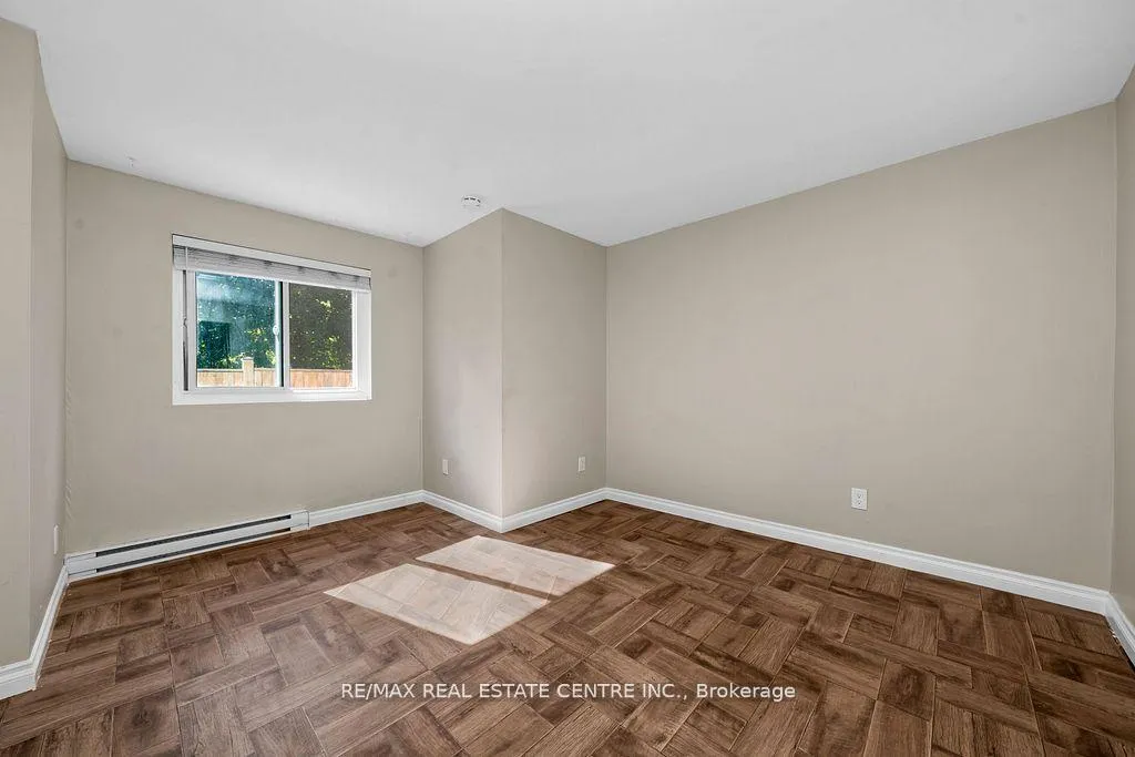 Photo 4 of Unit #2 MAIN FLOOR, 5 Ontario Street, Halton Hills, Georgetown — HOMEH