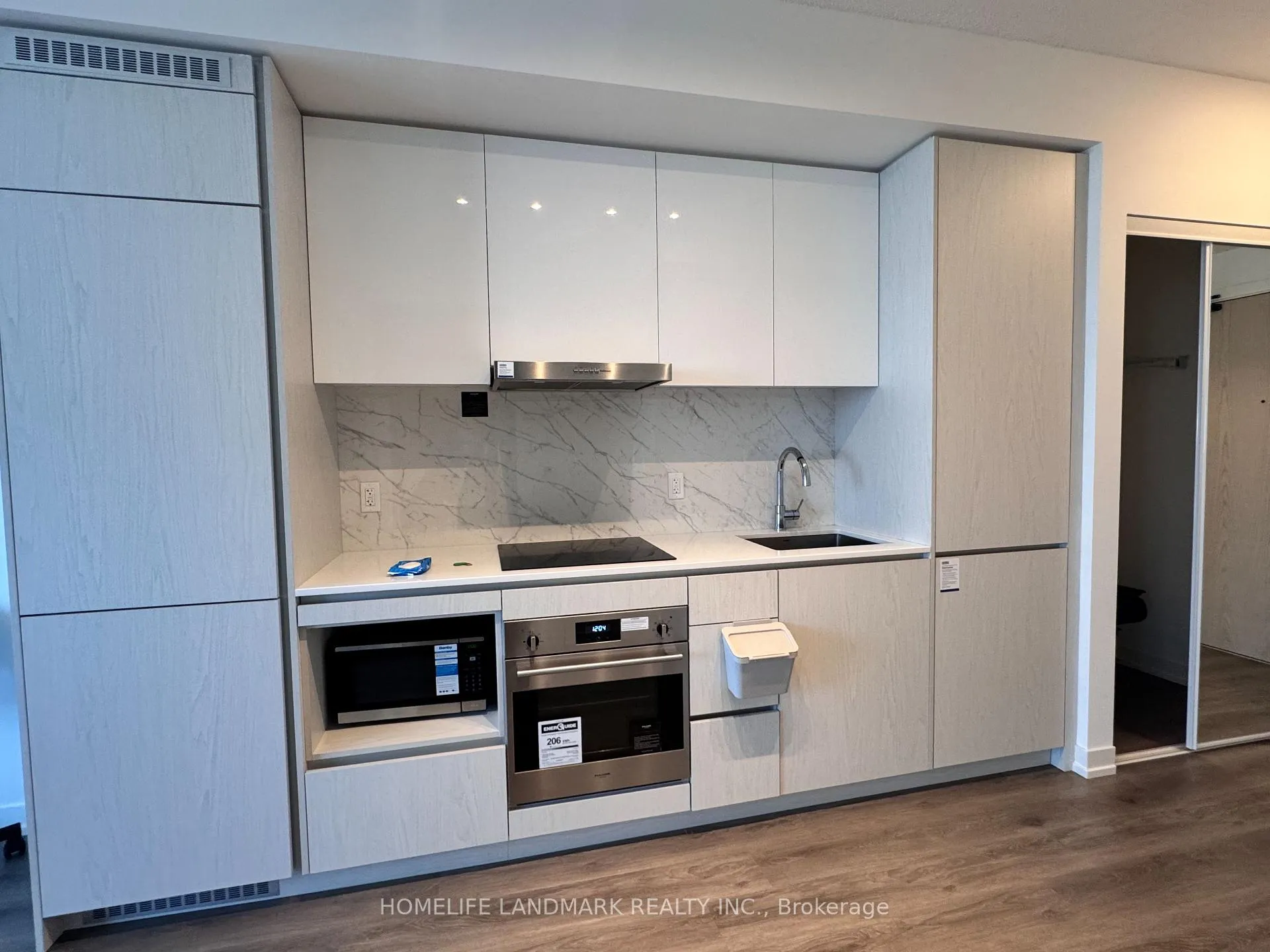 Photo 2 of Unit 301, 28 Interchange Way, Vaughan, Vaughan Corporate Centre — HOMEH