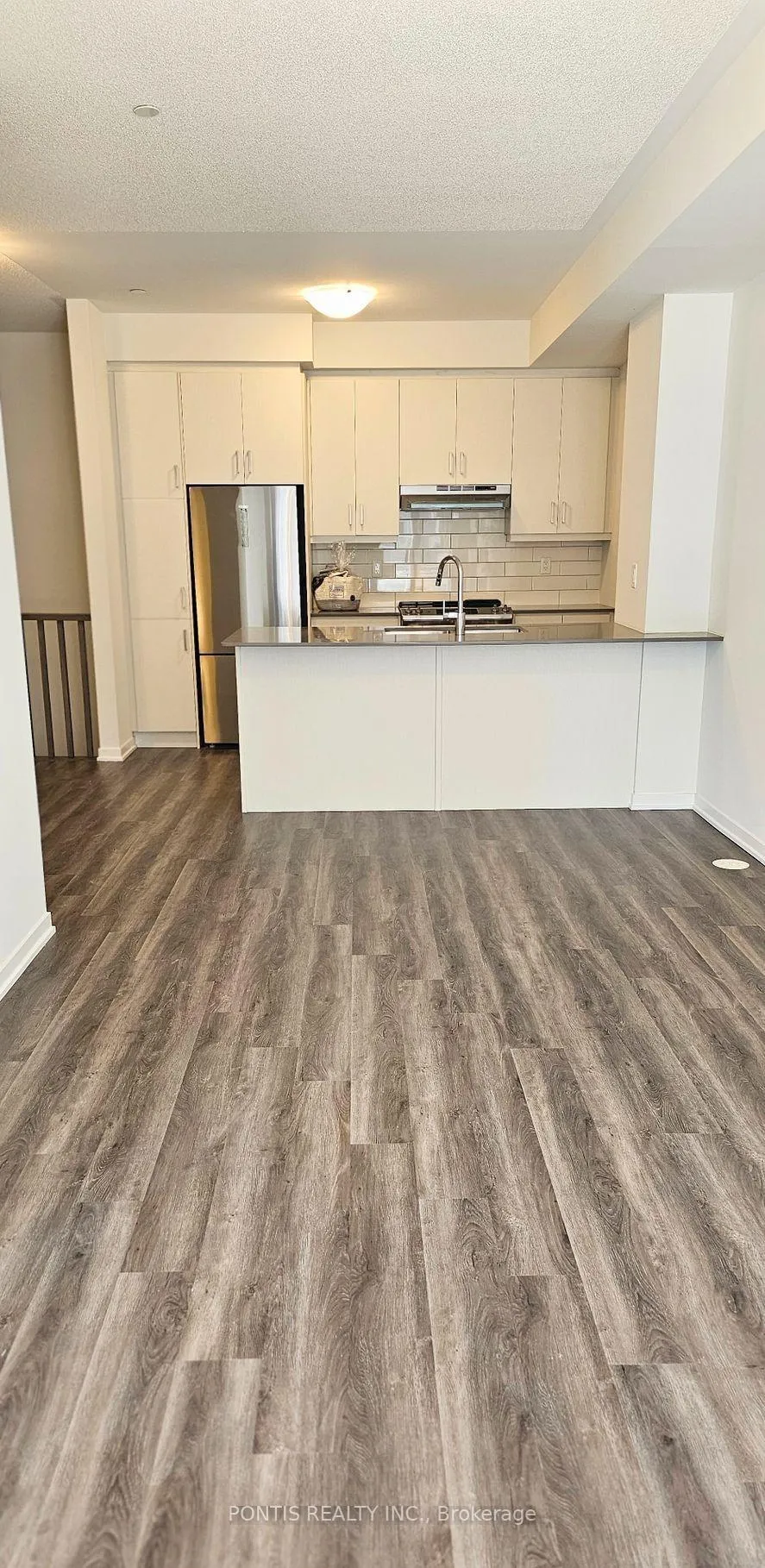 Photo 5 of Unit 200, 141 Honeycrisp Crescent, Vaughan, Vaughan Corporate Centre — HOMEH