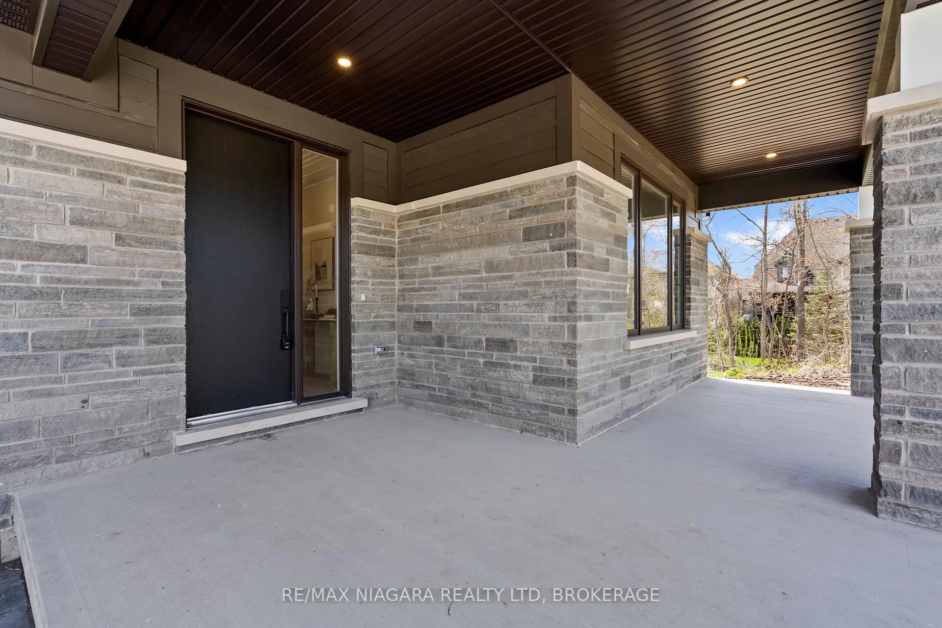 Photo 4 of 17 Accursi Crescent, Pelham, Fonthill — HOMEH